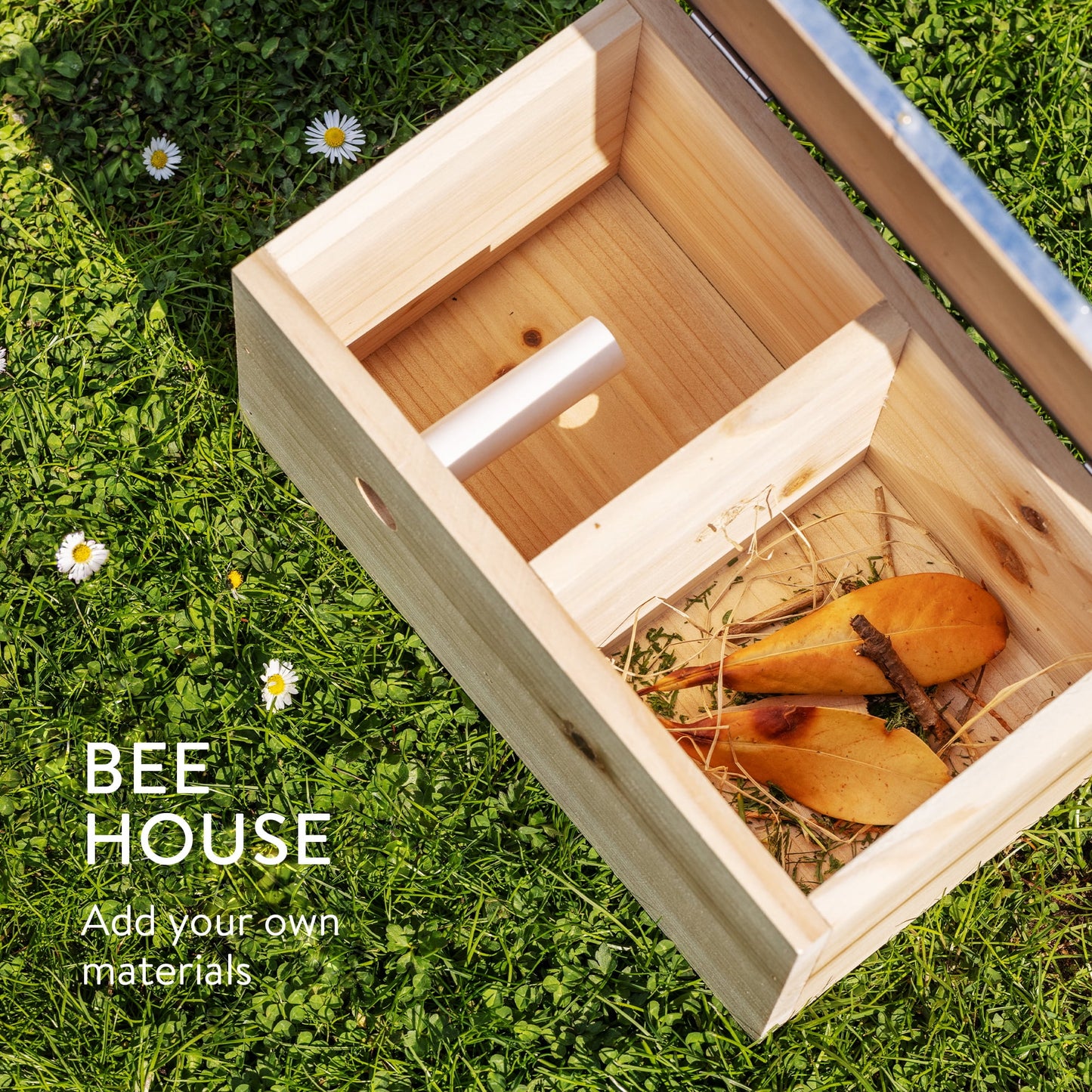 Navaris Wooden Bumblebee House for Garden - Wood Shelter Nesting Habitat Hotel for Bees - Bumble Bee Home Box with Metal Roof - 11.8"x7.9"x5.7"