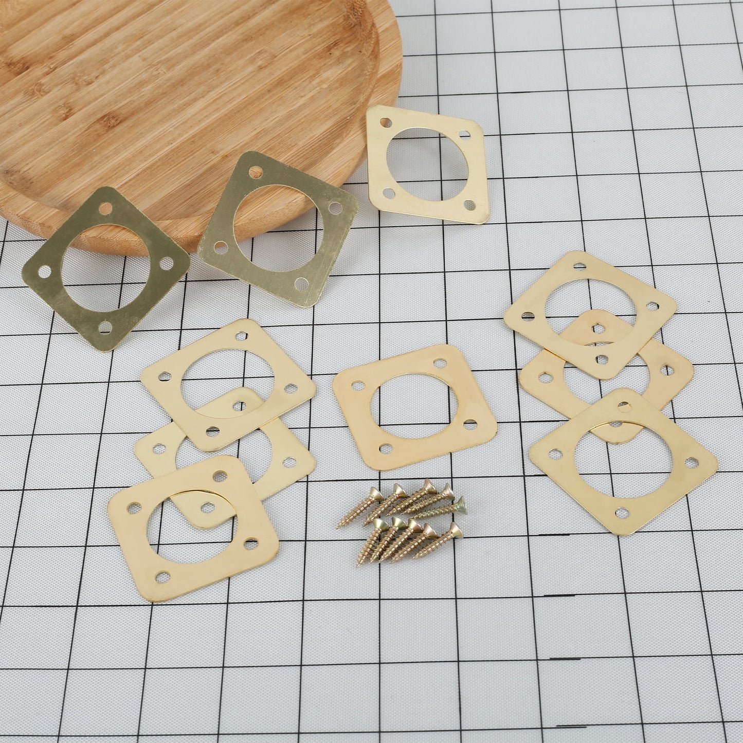 NUAHRHY 10Pcs Bird House Guard with Copper Portal 1 1/2 Inch Opening Rustproof Metal Bluebird House Predator Guard with Screw Sturdy Bird House Hole Protector Guard for Outdoor