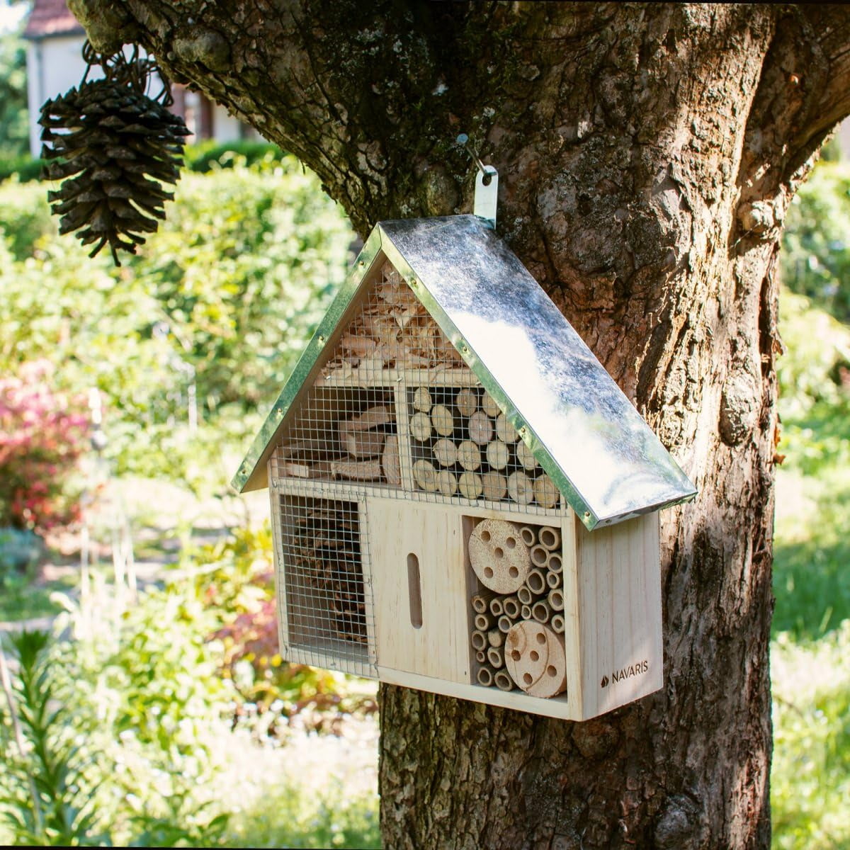 Navaris M Wooden Insect Hotel - 10 x 11 x 3 Inches - Natural Wood Insect Home Bamboo Nesting Habitat - Garden Shelter for Bees, Butterflies, Ladybugs